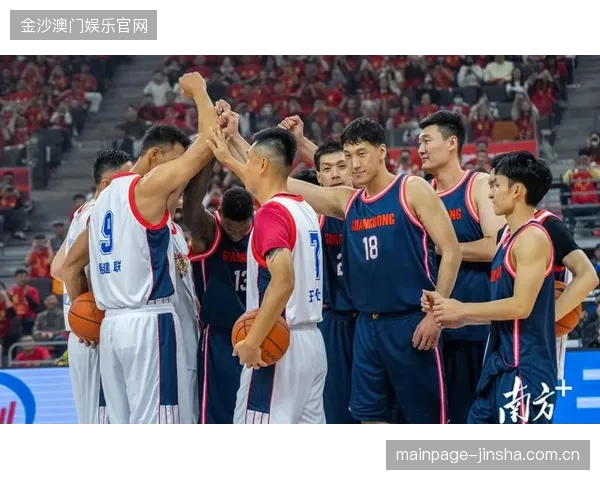 香港篮球明星宣布退役，球迷泪崩：一个时代的结束与传奇的诞生